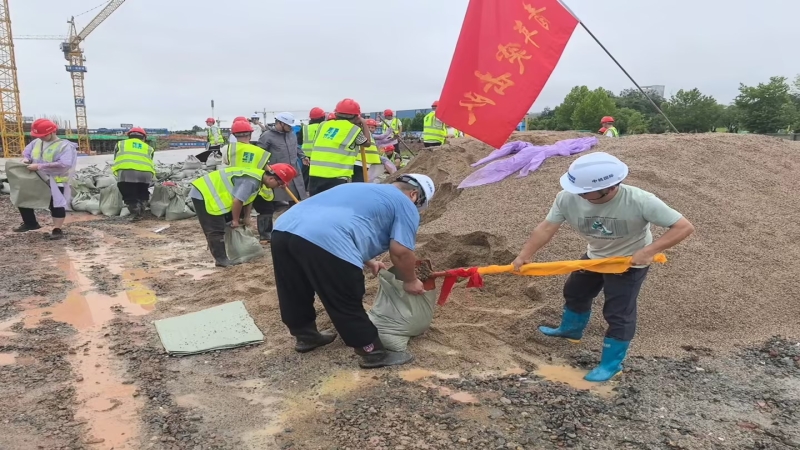 风雨同舟，共筑防线！中机国际助力平江县第一人民医院搬迁项目紧急抗洪抢险
